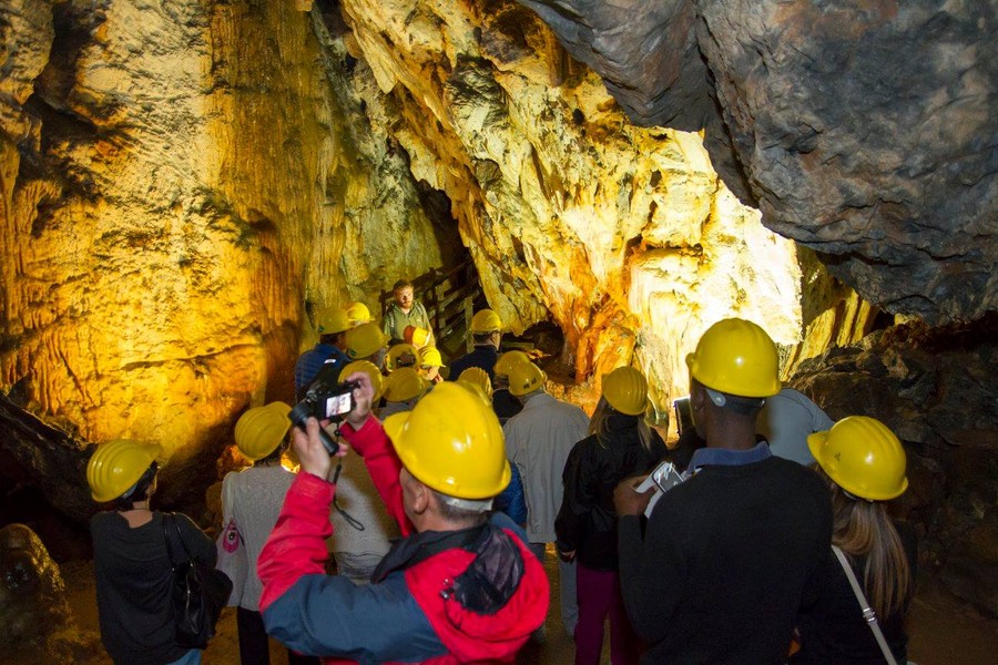 A Villanova Mondovì tra le grotte più colorate d’Italia
