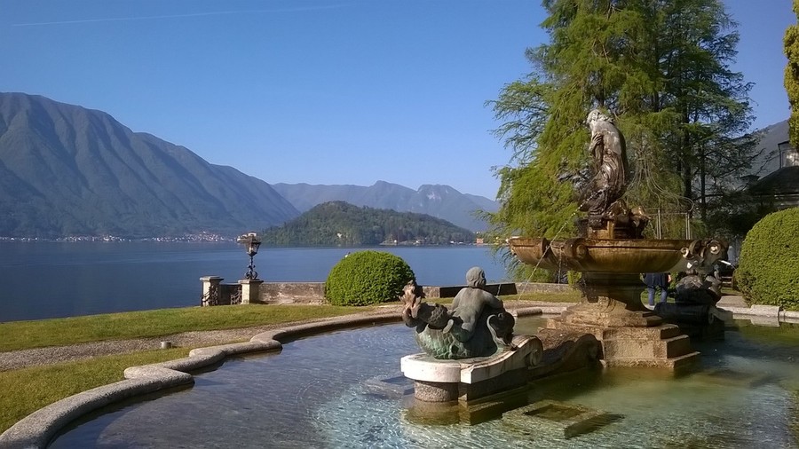 La Greenway del Lago di Como tra ulivi secolari e ville da sogno