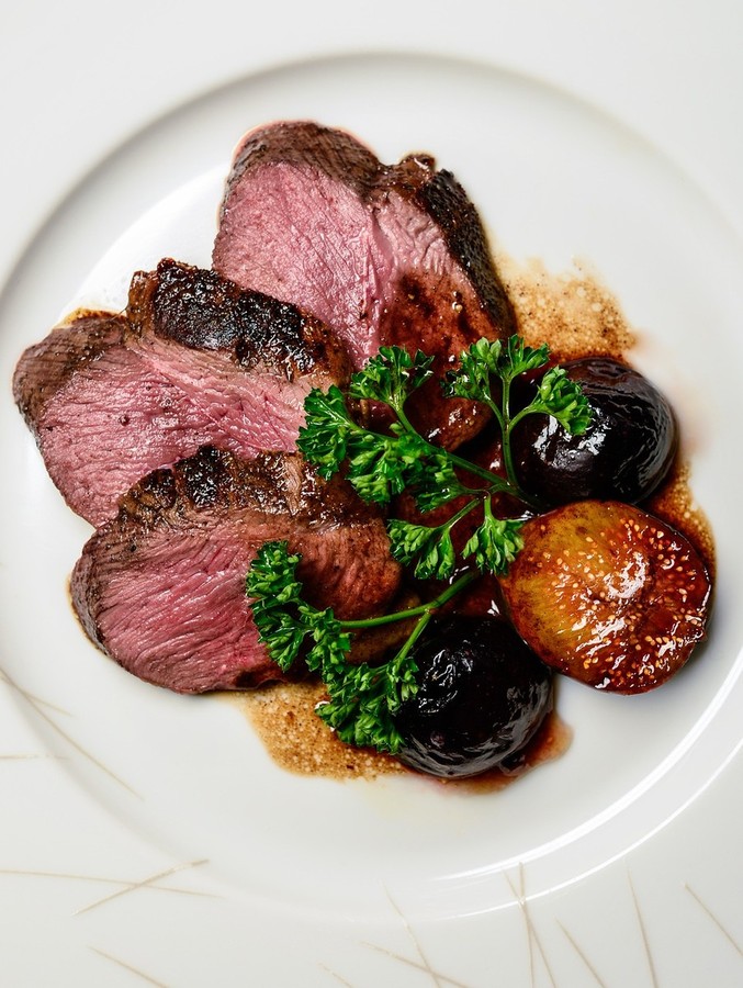 Petto d'anatra con verdure e aceto balsamico